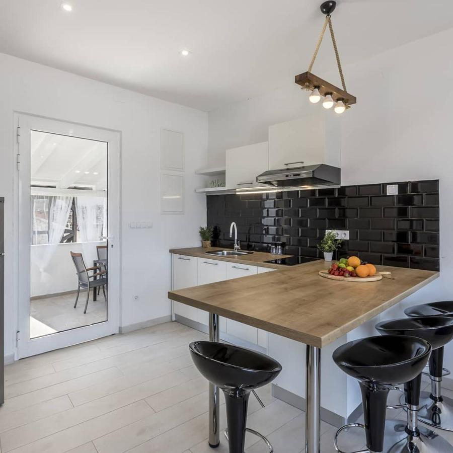 Luxury Apartments Skalinada Near Beaches, Tisno - Dalmatia Exteriör bild